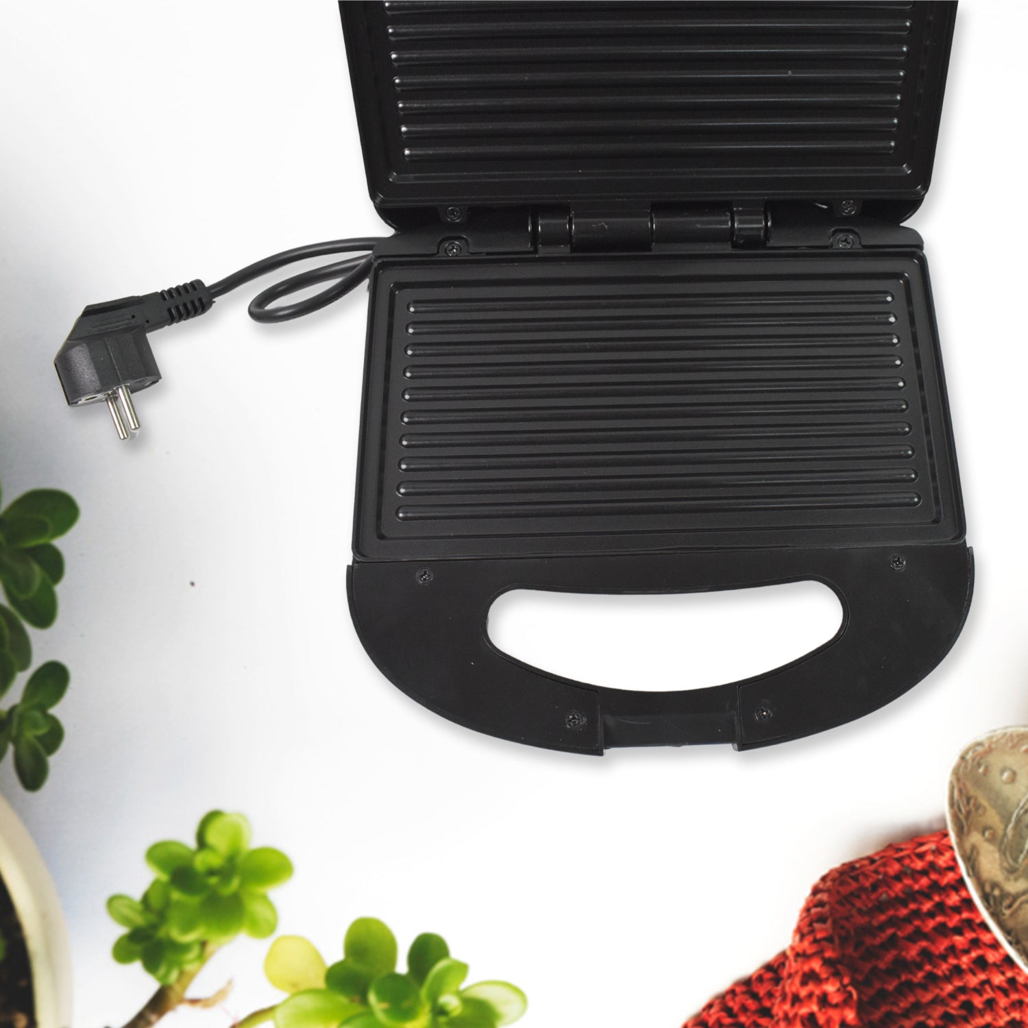 Sandwich Maker Makes Sandwich Non-Stick Plates| Easy to Use with Indicator Lights Sandwich toaster Sandwich Maker Makes Sandwich Non-Stick Plates| Easy to Use with Indicator Lights Sandwich toaster